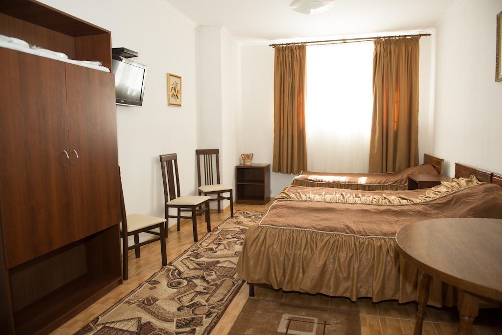 Hotel Acorn Irpín Habitación foto