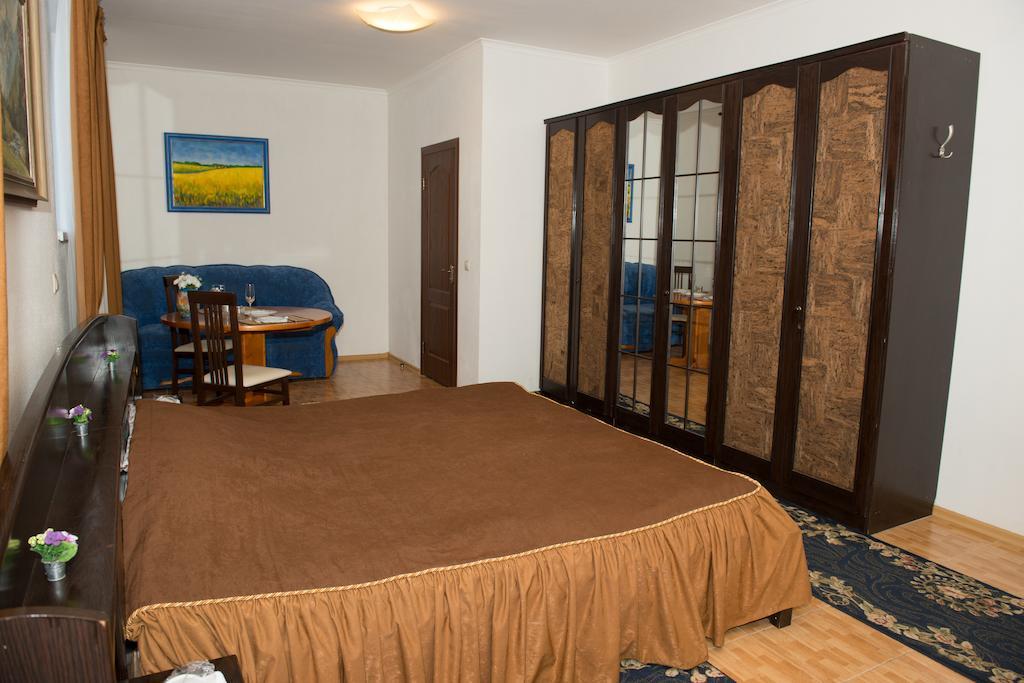 Hotel Acorn Irpín Habitación foto